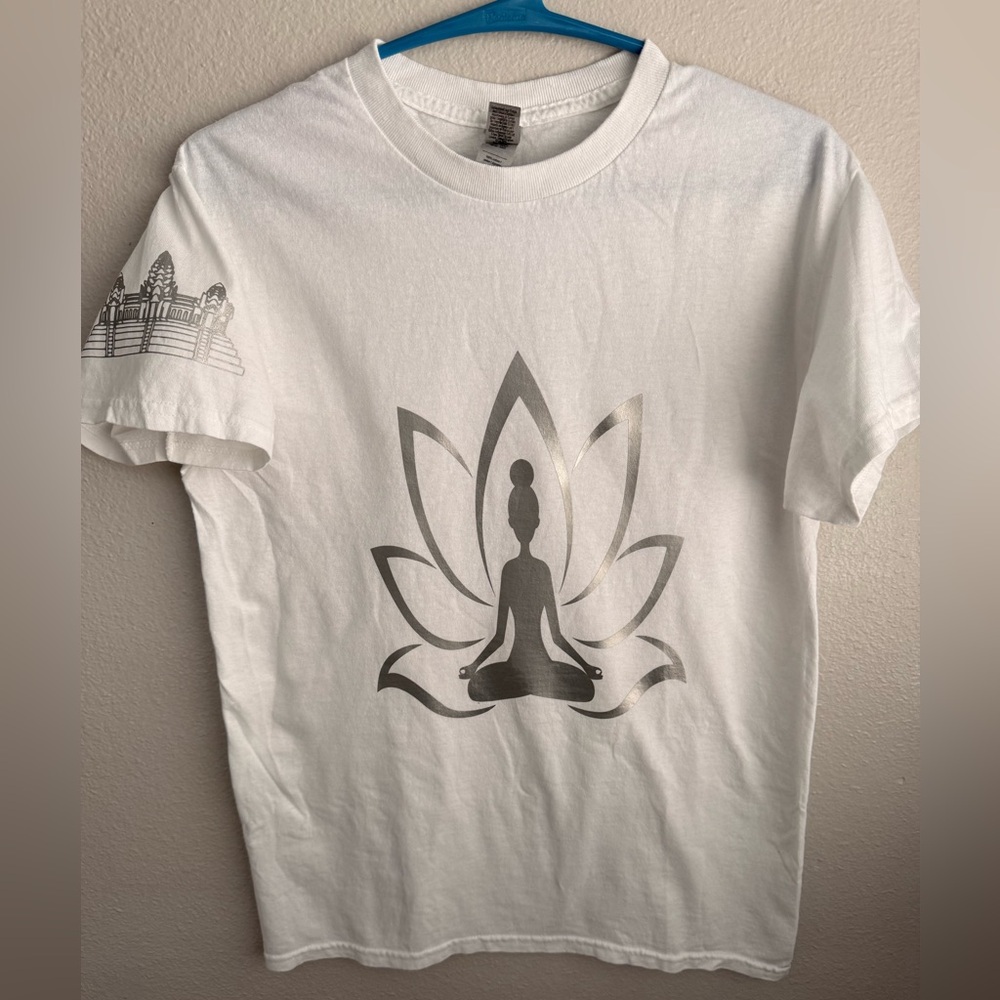 Angkor Wat Sleeve with Silver Lotus Design